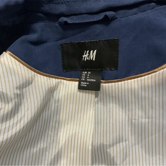 H&M BLAZER SIZE 4 BLUE BLAZER WITH SUEDE LOOK AND FEEL VERY GENTLY WORN - Picture 3 of 3